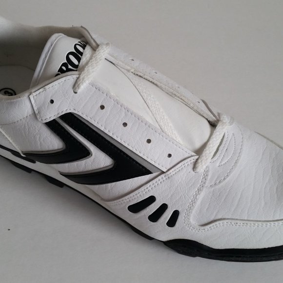 New Mens Brooks #7052 white/nlack turf shoes - Picture 1 of 10